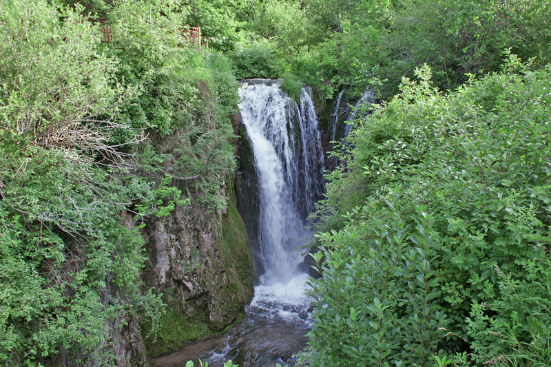 Roughlock Falls
