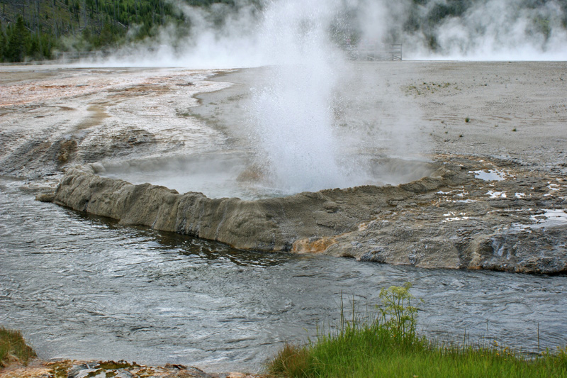 Cliff Geyser